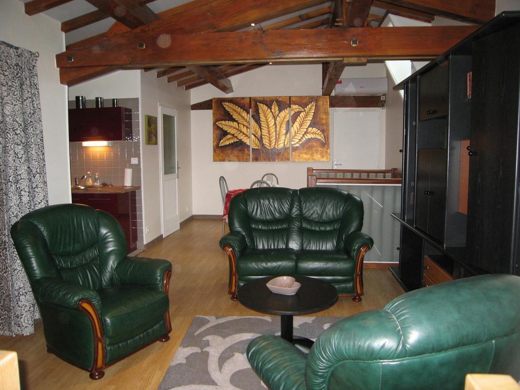 Faubourg St Jean Apartment Aubeterre-sur-Dronne Cameră foto